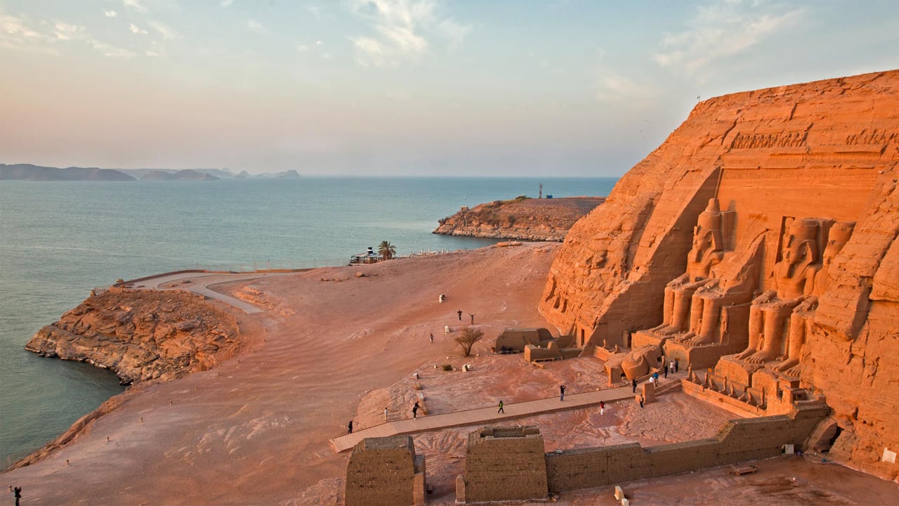 Abu Simbel temples on the west shore of Lake Nasser, Egypt (© George Steinmetz/Getty Images)