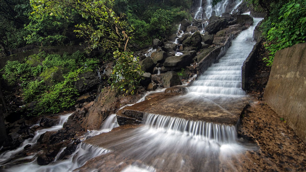 Waterfall in Amboli, Maharashtra, India (© ePhotocorp/iStock/Getty Images Plus)