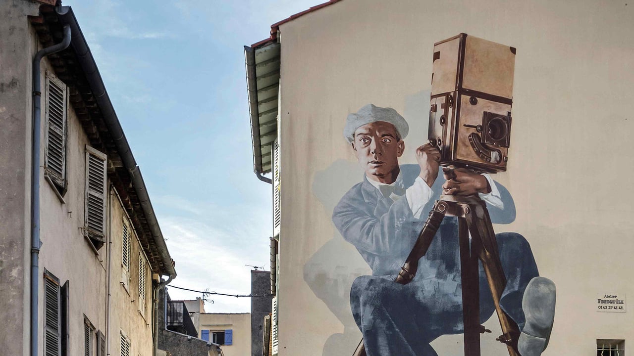 Fresque representant Buster Keaton, le cameraman, Cannes (© Arterra Picture Library/Alamy Stock Photo)