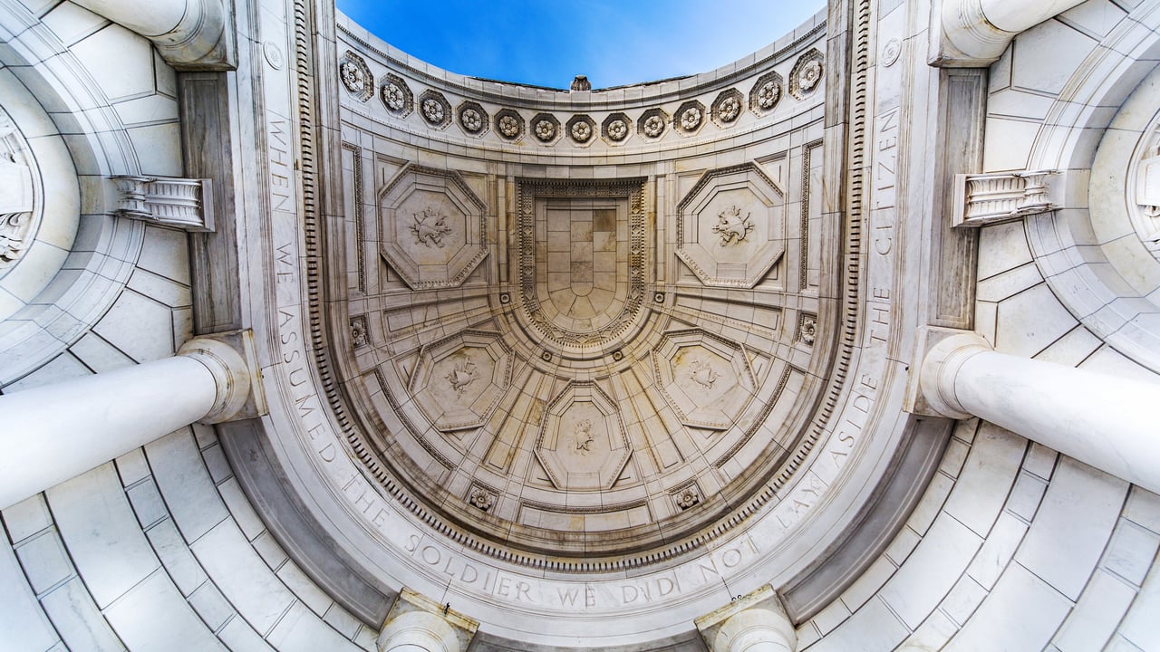 Memorial Amphitheater at Arlington National Cemetery, Arlington, Virginia (© idesignimages/Getty Images)