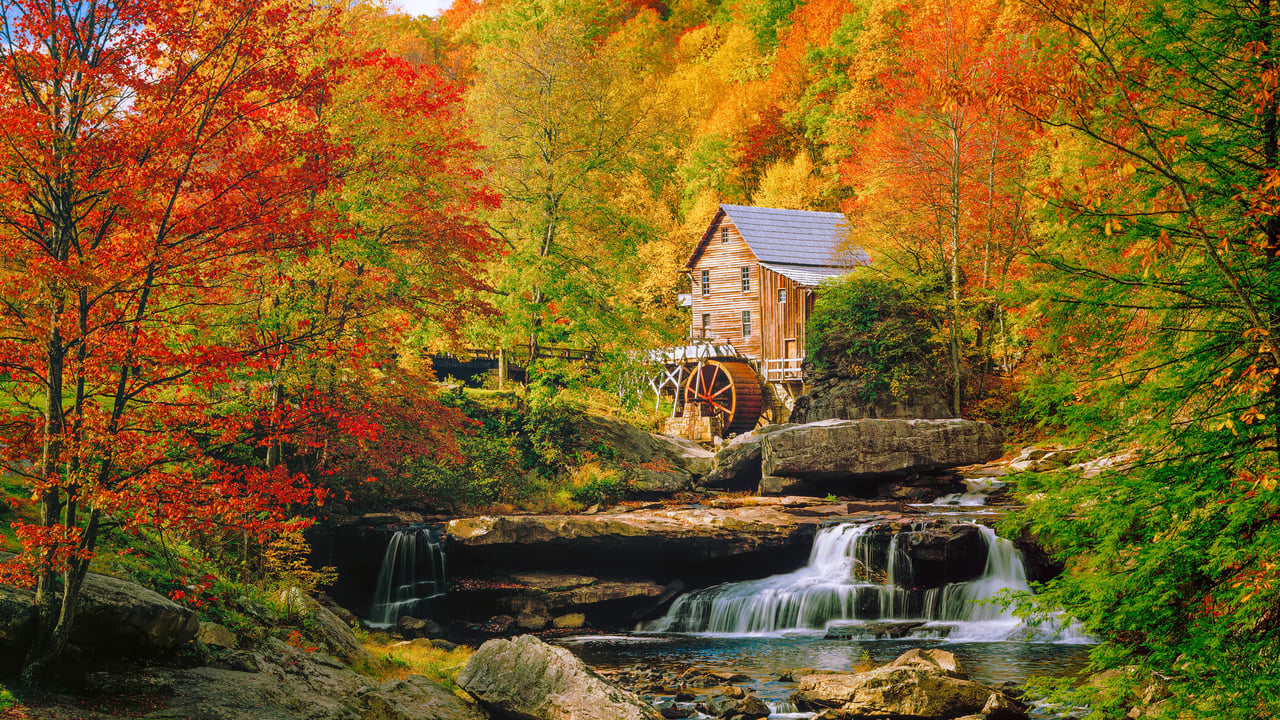 Glade Creek Grist Mill, Babcock State Park, West Virginia, United States (© dszc/Getty Images)