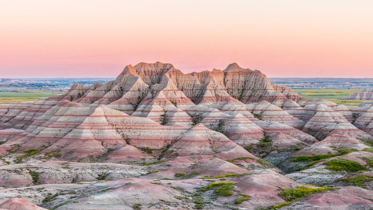 Sunset in Badlands National Park, South Dakota, USA (© Troy Harrison/Getty Images)