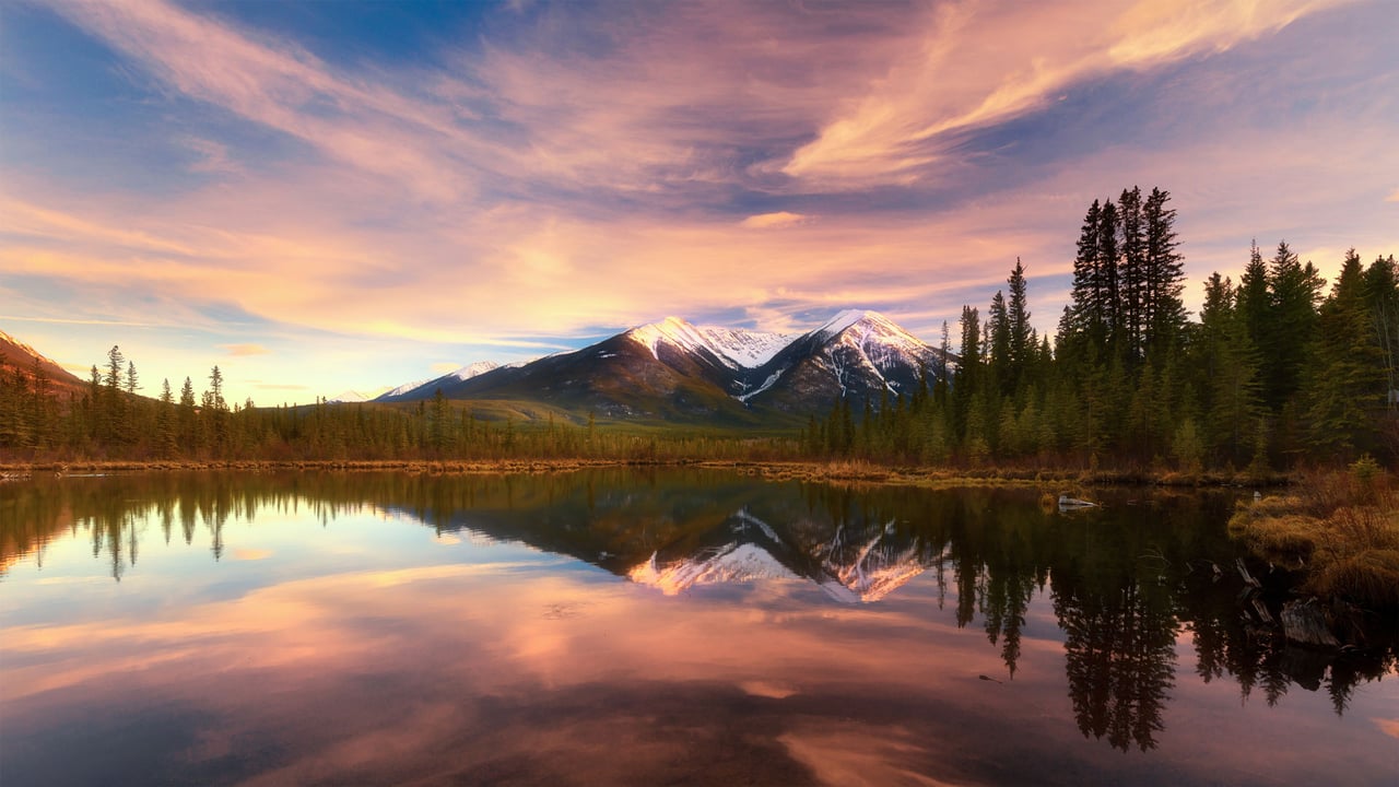 Sunset at Banff National Park, Alberta, Canada (© fywPhoto 云卷云舒/Getty Images)