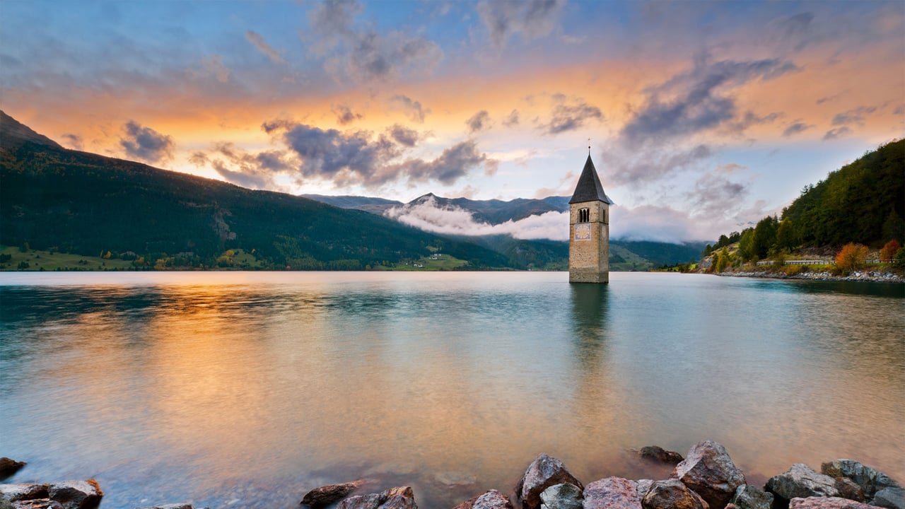 The bell tower in Lake Reschen, South Tyrol, Italy (© Scacciamosche/Getty Images)
