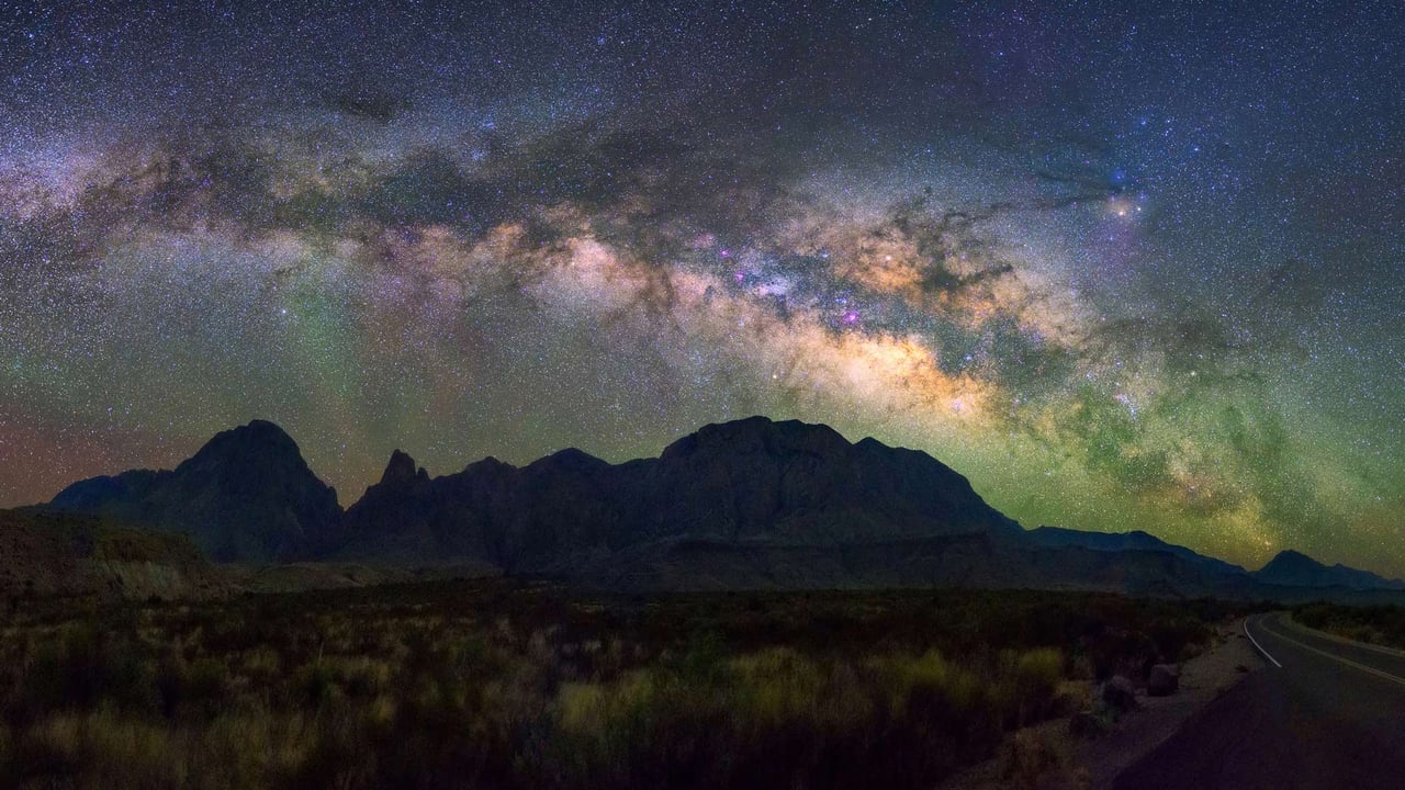 Milky Way over Big Bend National Park, Texas (© wisanuboonrawd/Adobe Stock)