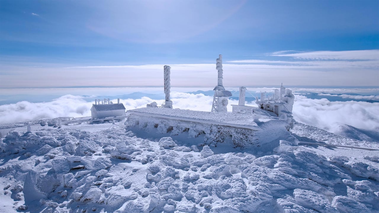 The Mount Washington Observatory in New Hampshire (© Mike Theiss/Getty Images)