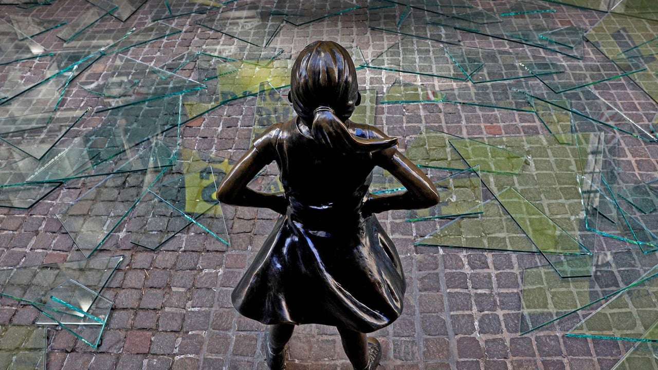The 'Fearless Girl' statue outside the New York Stock Exchange in New York City (© Brendan McDermid/Alamy)