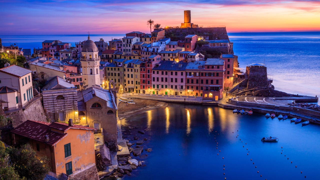 Vernazza, Cinque Terre, Liguria (© Kelly Cheng/Getty Images)
