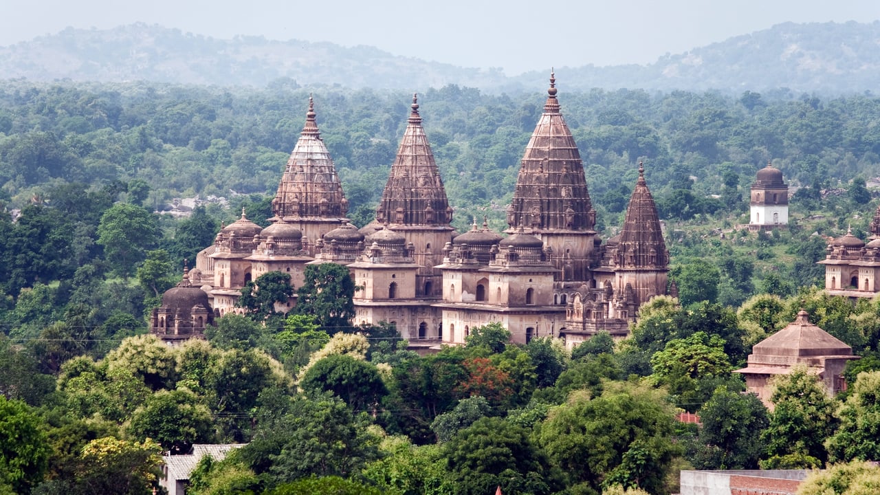 The chhatris of Orchha in Madhya Pradesh, India (© PEDRE/iStock/Getty Images Plus)