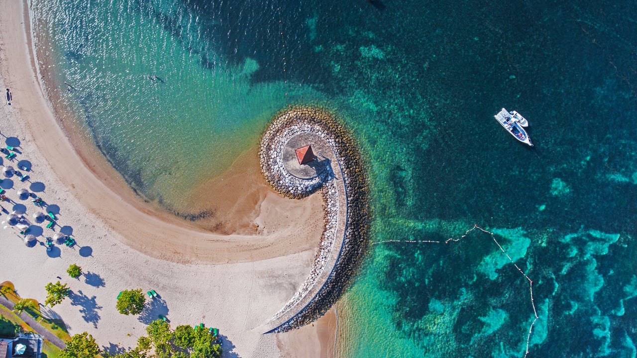 Nusa Dua coast with breakwater, Bali, Indonesia (© Dkart/Getty Images)