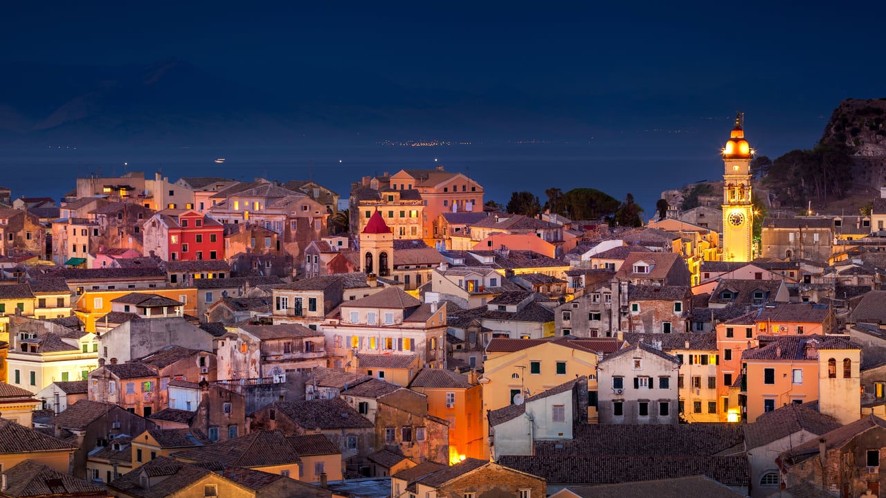 Corfou de nuit, Grèce (© whitewizzard/Getty Images)