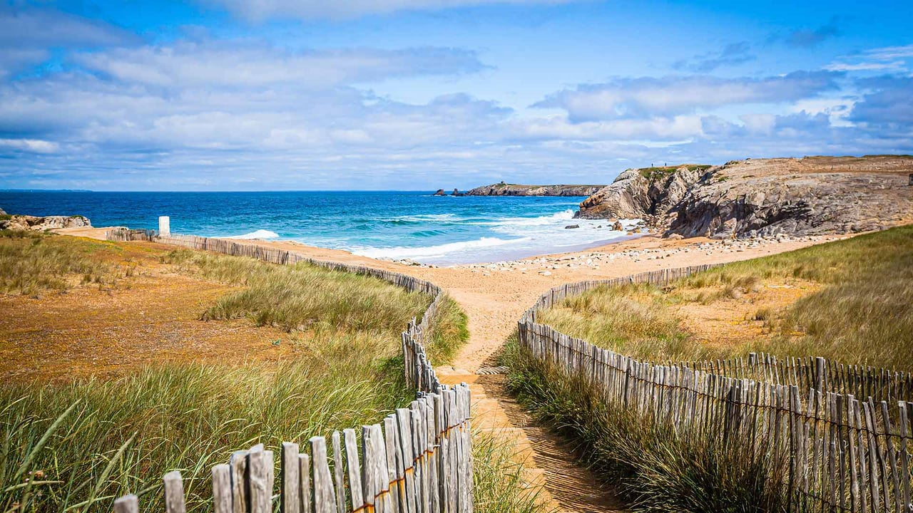 Plage sur la presqu’île de Quiberon, Côte Sauvage, Bretagne (© hardyun/Adobe Stock)