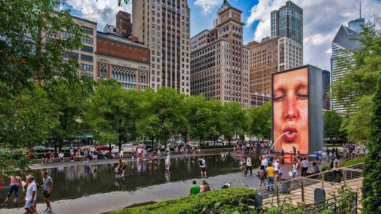 Crown Fountain by Catalan artist Jaume Plensa, Millennium Park, Chicago (© imageBROKER/Alamy)