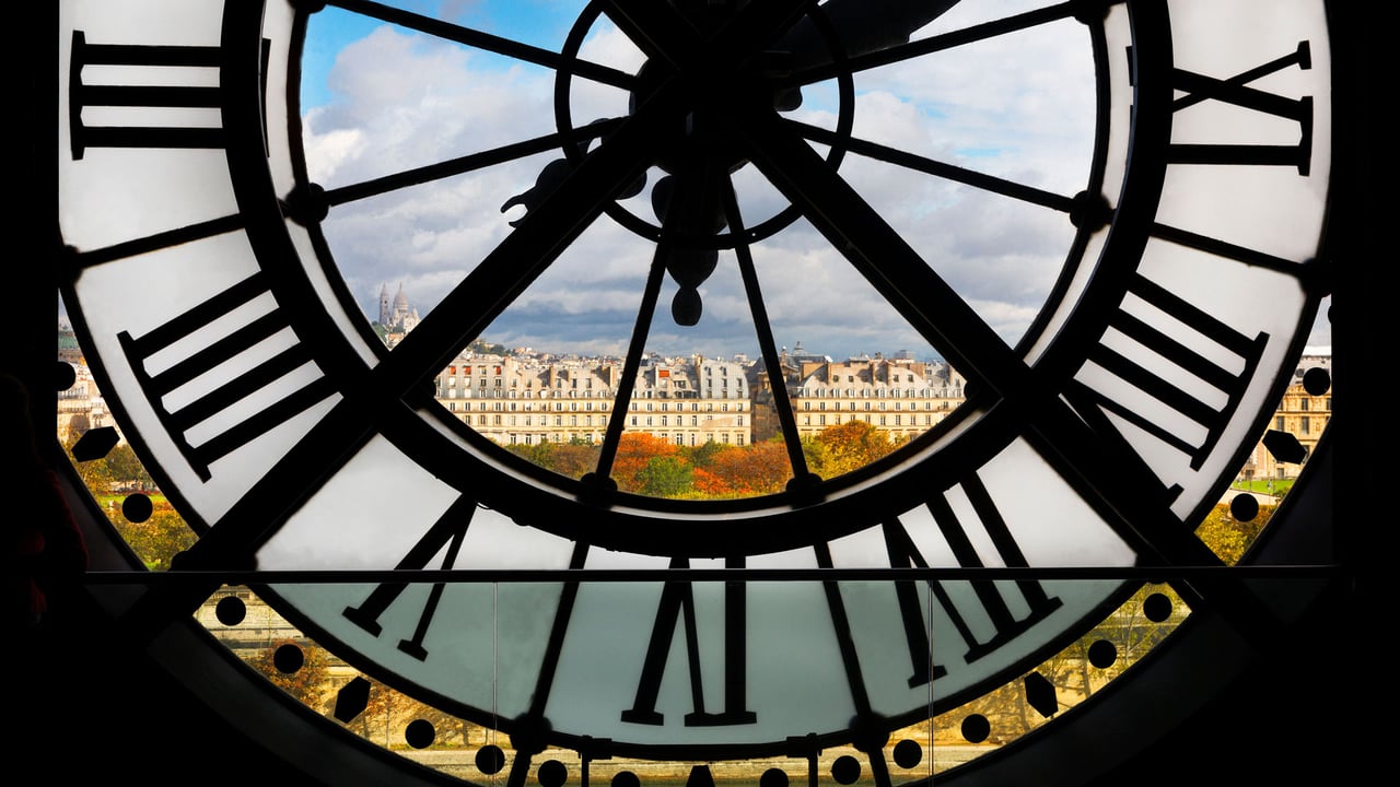 Vue de Paris à travers l'horloge géante du Musée d'Orsay, Paris (© Bruce Beck/Alamy Stock Photo)