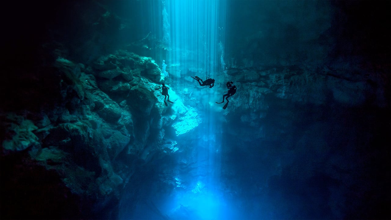 Divers at El Pit Cenote, located in Dos Ojos Natural Park, Quintana Roo, Mexico (© Christia Vizl/Tandem Stills + Motion)