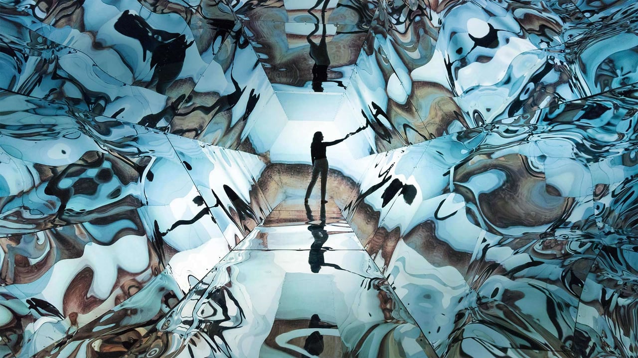 Artist Laura Buckley with her mixed-media sculpture 'Fata Morgana,' Saatchi Gallery, London (© Stephen Chung/Alamy)