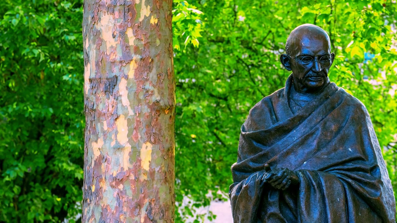 Statue of Mahatma Gandhi at Parliament Square, Westminster, UK (© cowardlion/Shutterstock)