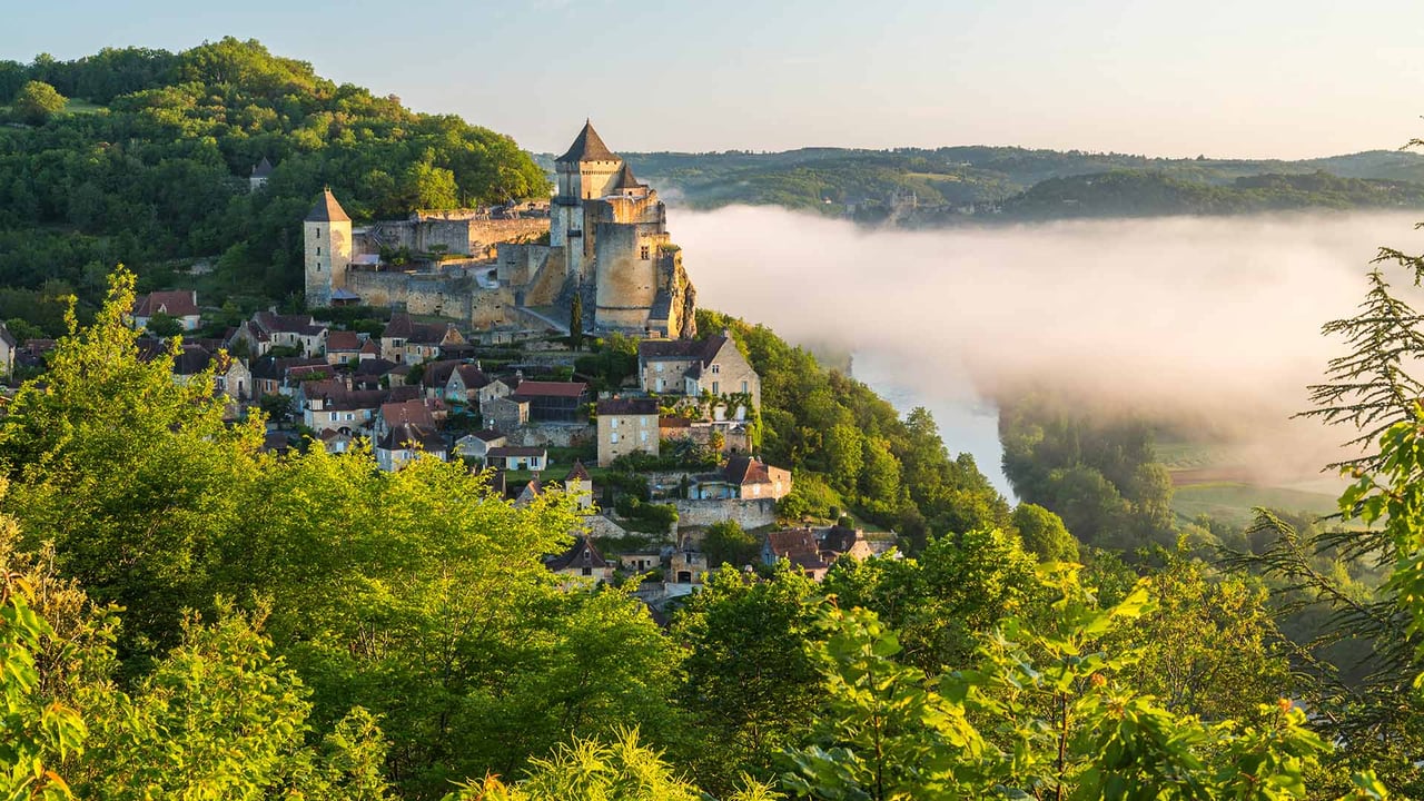 Chateau de Castelnaud in Perigord, France (© Peter Adams/Offset by Shutterstock)