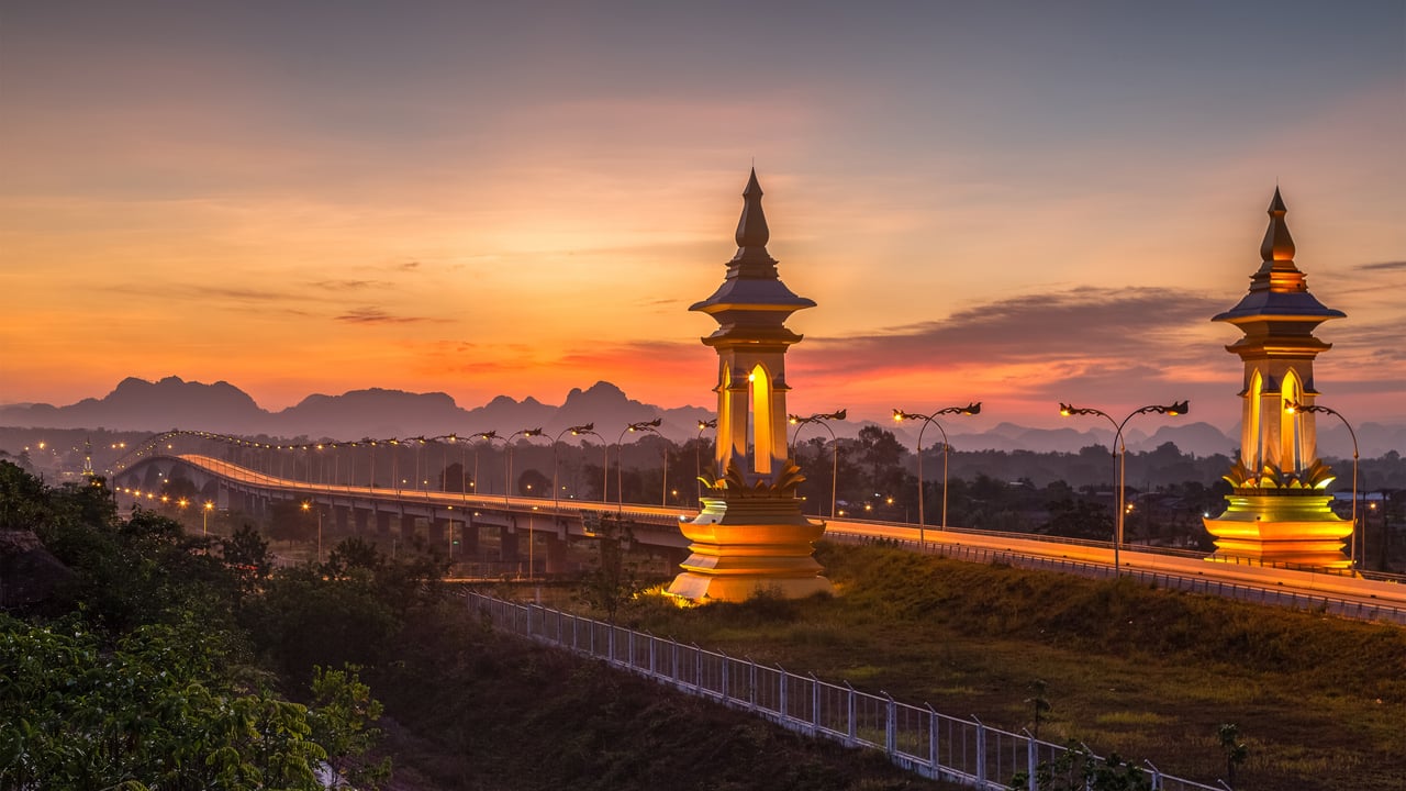 Troisième pont de l’amitié lao-thaïlandaise reliant le Laos et la Thaïlande (© chaiyut samsuk/Getty Images)