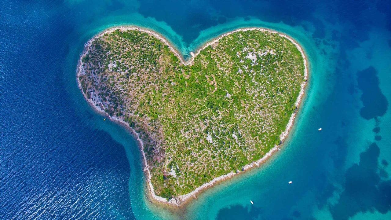 Aerial view of Galešnjak Island on the Adriatic coast of Croatia (© biggunsband/Shutterstock)