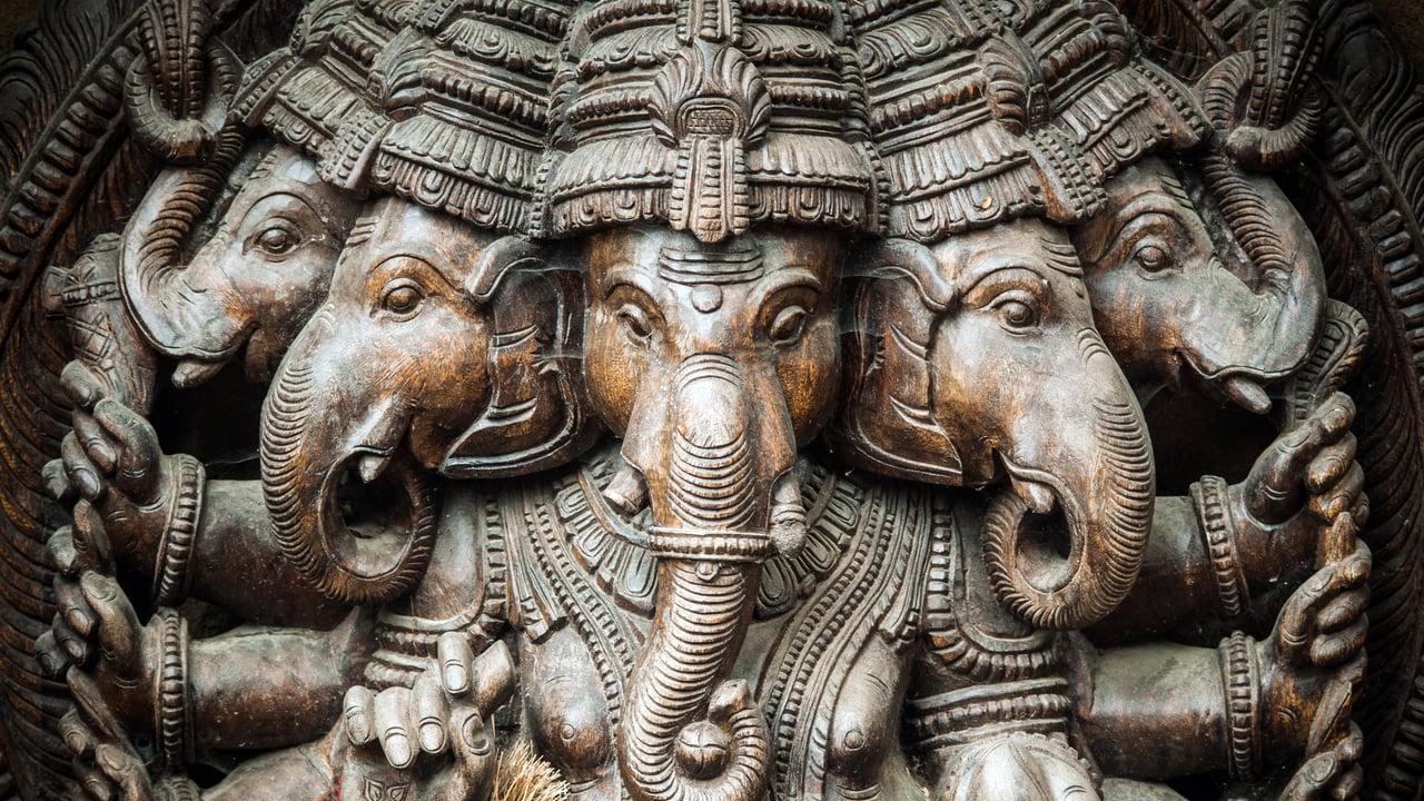 Panchamukhi Ganesh statue (© Tomexx/iStock/Getty Images Plus)