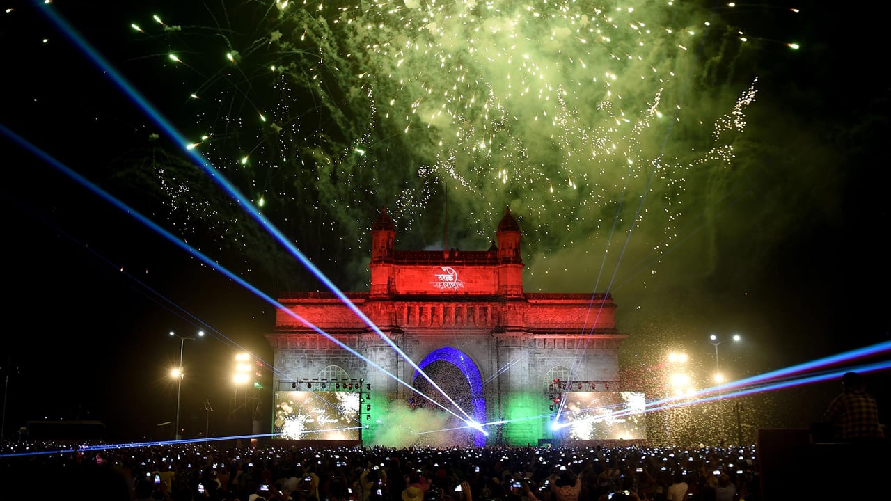 New Year's Eve fireworks at the Gateway of India, Mumbai (© INDRANIL MUKHERJEE/AFP via Getty Images)