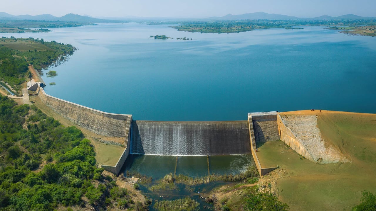 Gayathri Reservoir, near Chitradurga, Karnataka, India. (© Amith Nag Photography/Getty images)