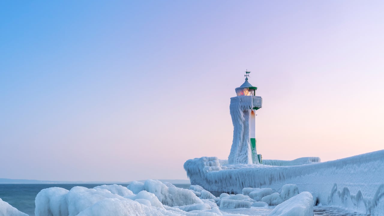 吕根岛的萨斯尼茨灯塔，德国 (© Christian Back/eStock)