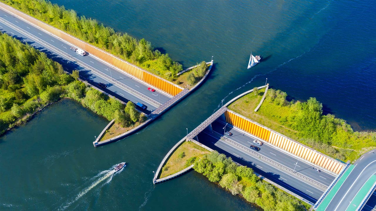 Veluwemeer Aqueduct, Netherlands (© Frolova_Elena/Getty Images)