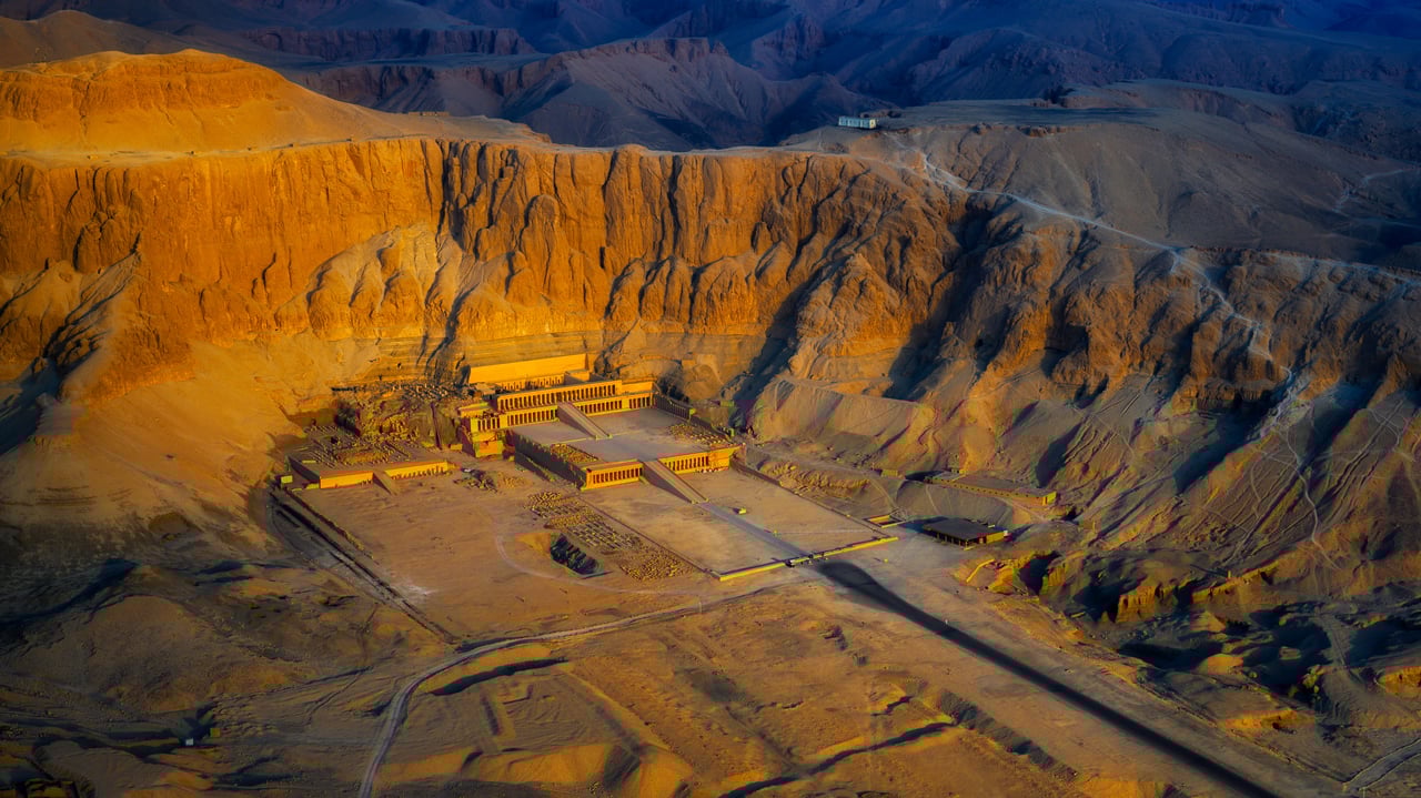 Aerial view of the Temple of Hatshepsut near Luxor, Egypt (© Ratnakorn Piyasirisorost/Moment/Getty Images)