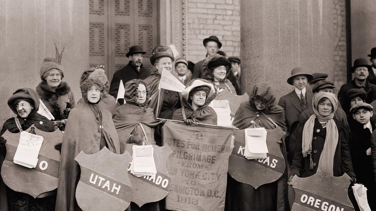 Women's suffragists who walked from New York City to Washington, DC, to join the National American Woman Suffrage Association parade on March 3, 1913 (© Everett Collection/age fotostock)