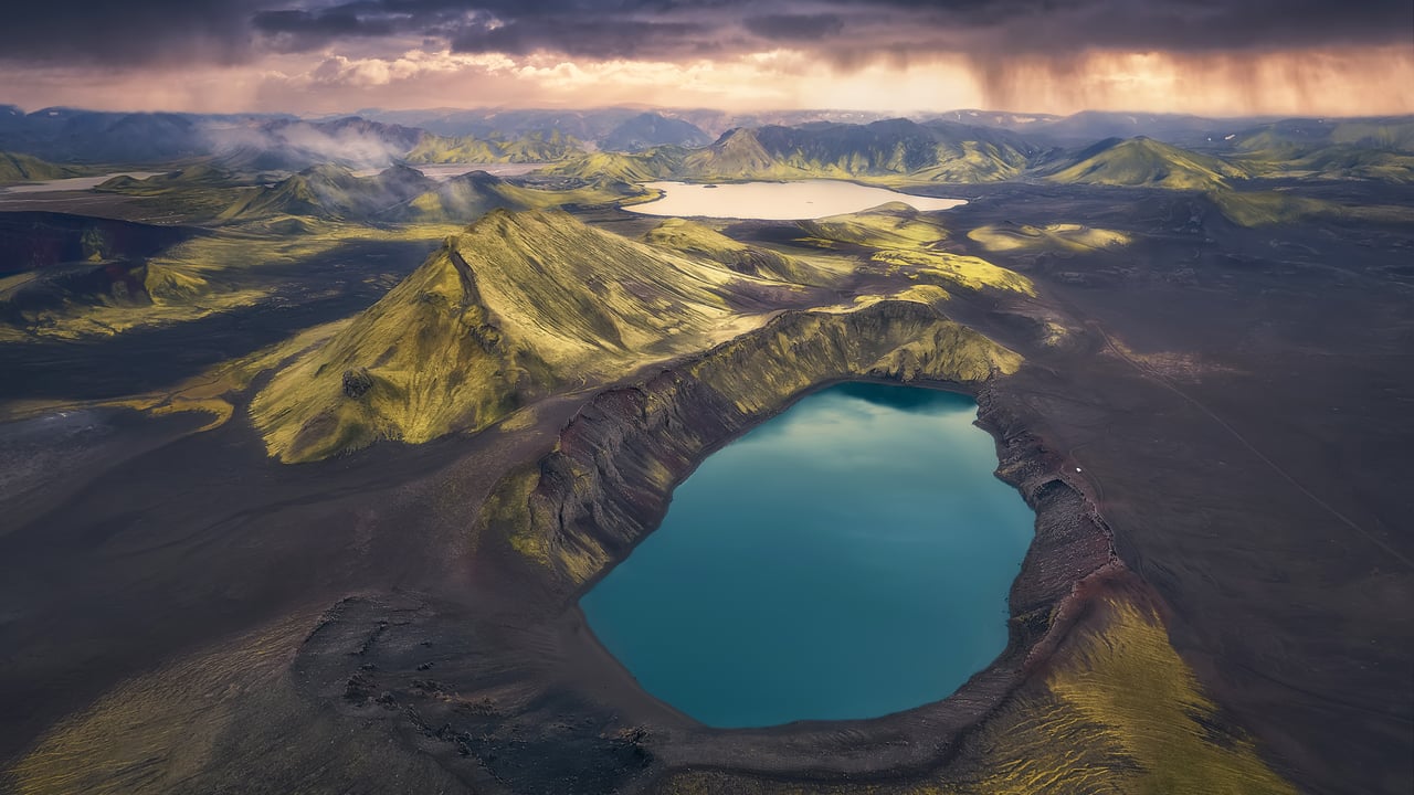 Lago del cratere Hnausapollur, riserva naturale di Fjallabak, Islanda (© Juan Maria Coy Vergara/Getty Images)