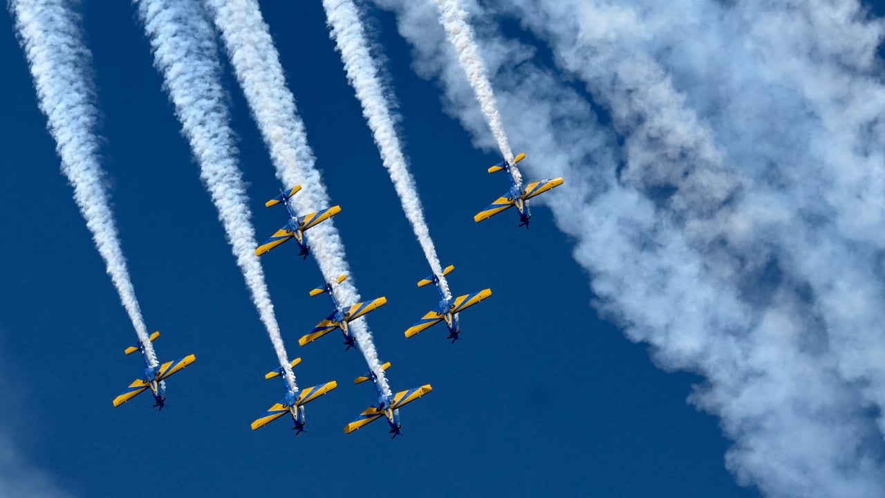 Esquadrilha da Fumaça no desfile do Dia da Independência em Brasília, 2023 (© EVARISTO SA/Getty Images)