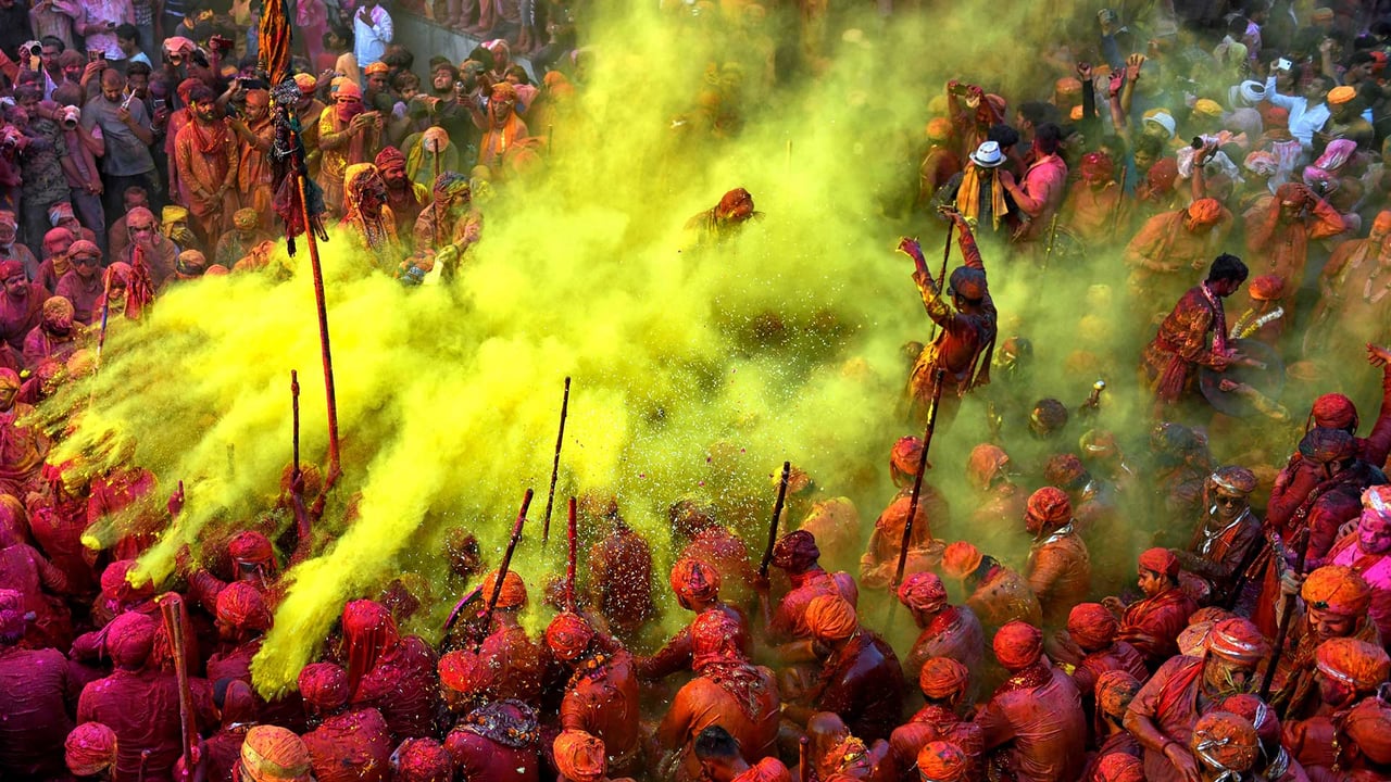 Holi celebrations, Nandgaon, Uttar Pradesh, India (© Avishek Das/Getty Images)