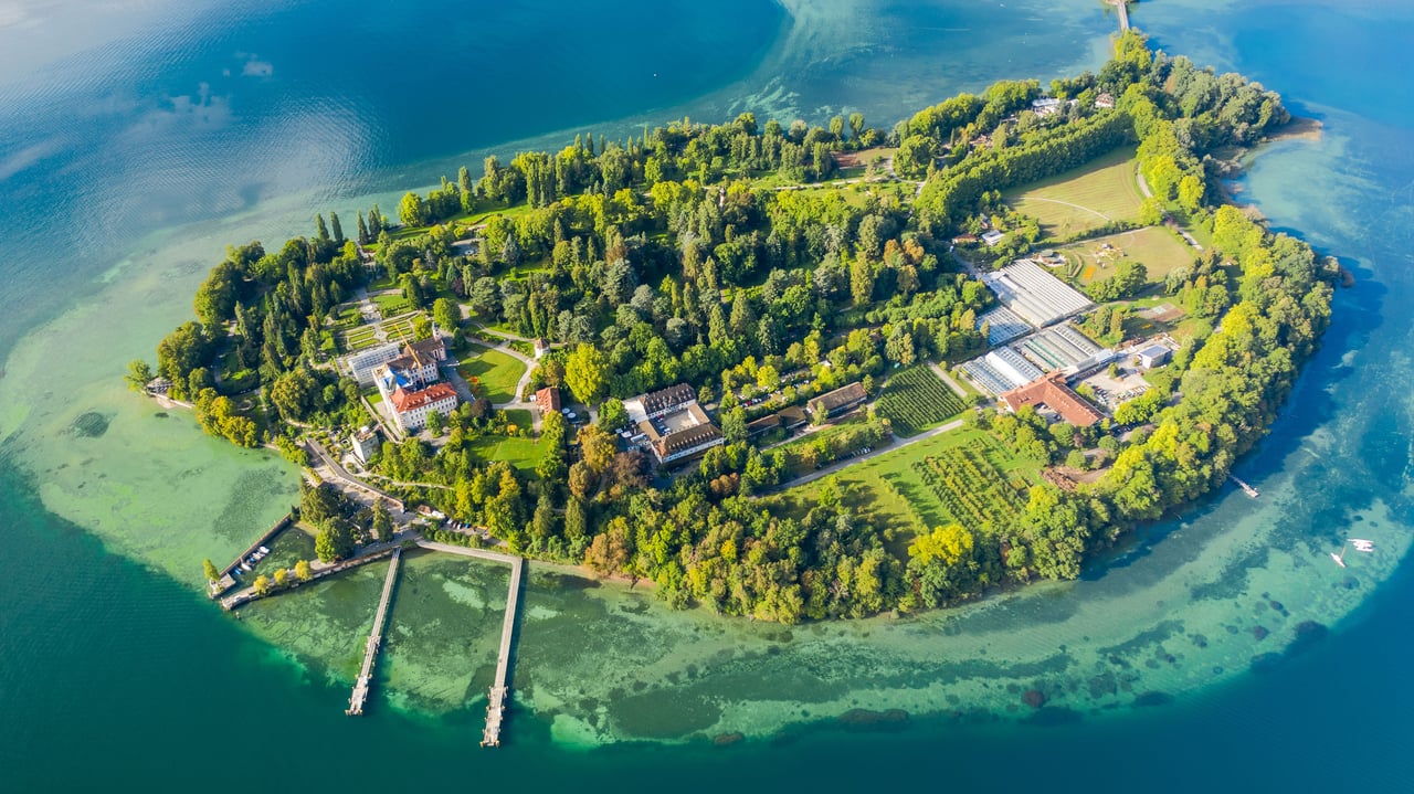 ｢ボーデン湖のマイナウ島｣ドイツ (© Amazing Aerial Agency/Offset by Shutterstock)