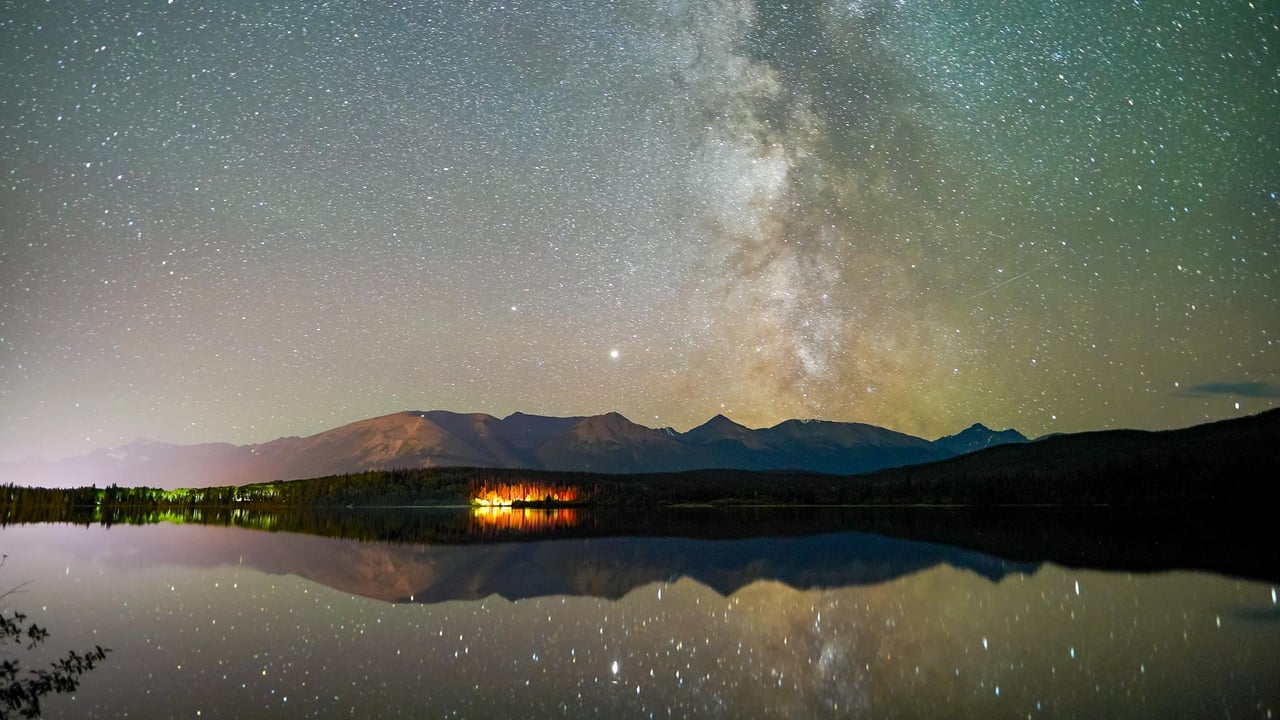 The Milky Way above Pyramid Lake, Jasper National Park, Alberta, Canada (© Salted Fish Studio/iStock/Getty Images)