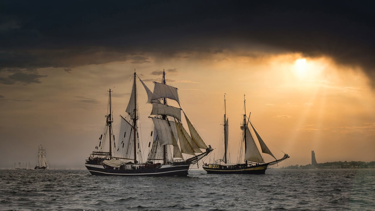 Windjammerparade zur Kieler Woche in Kiel, Schleswig-Holstein (© Snapshot freddy/Shutterstock)