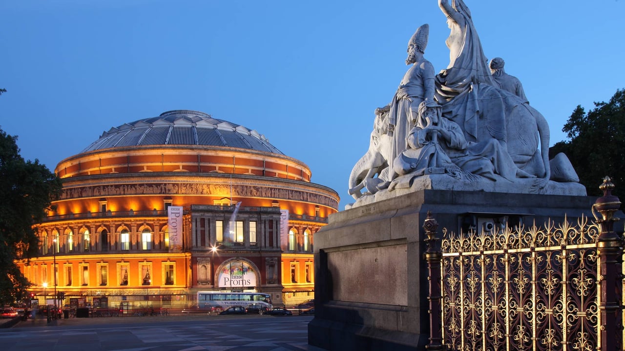 Royal Albert Hall seen from Albert Memorial in Hyde Park, London (© David Bank/Moment/Getty Images)