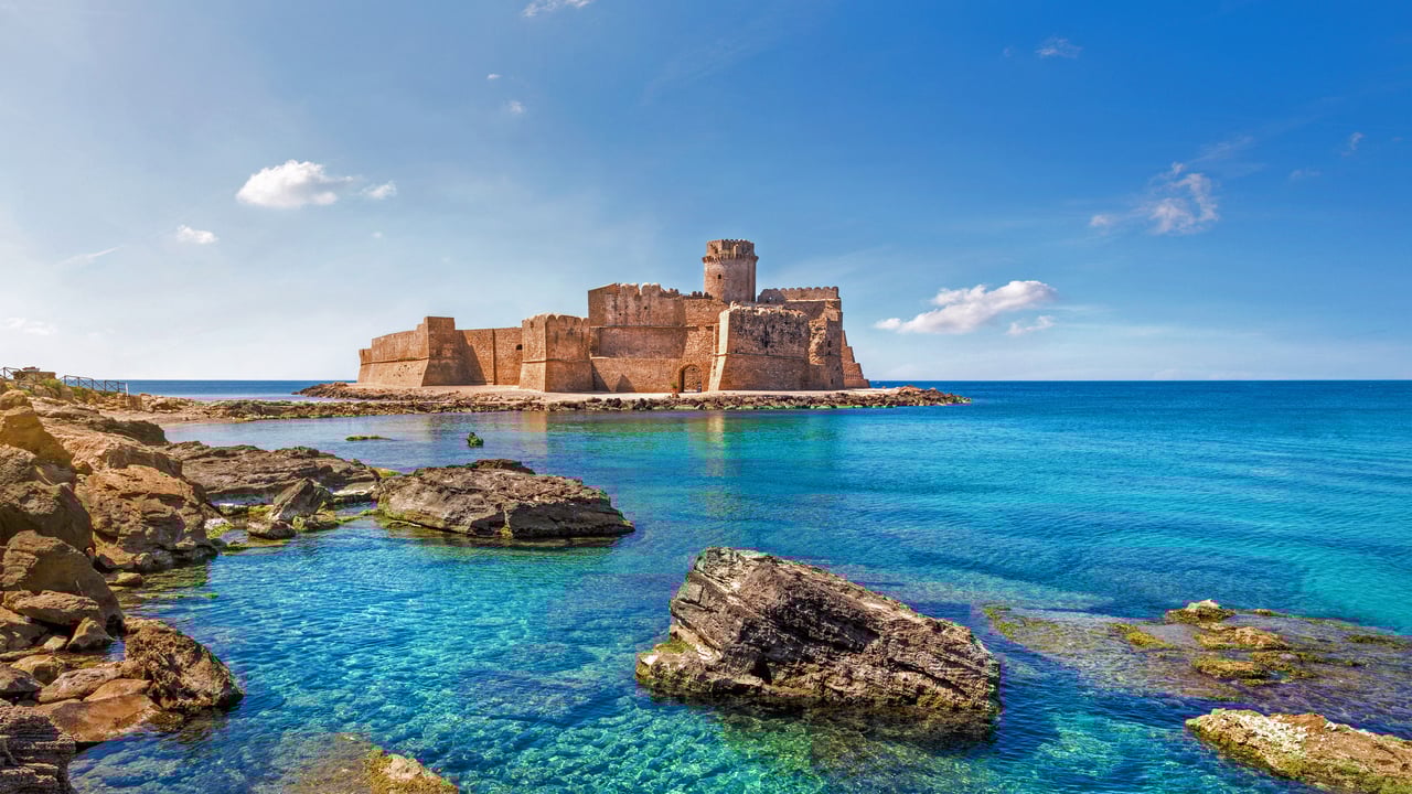 Le Castella at Capo Rizzuto, Italy (© mRGB/Shutterstock)