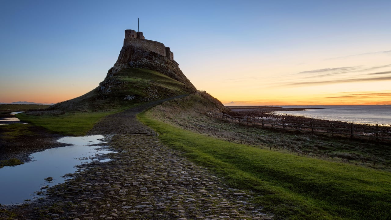 Lindisfarne Castle at dawn, Northumberland (© Karen Deakin/Getty Images)