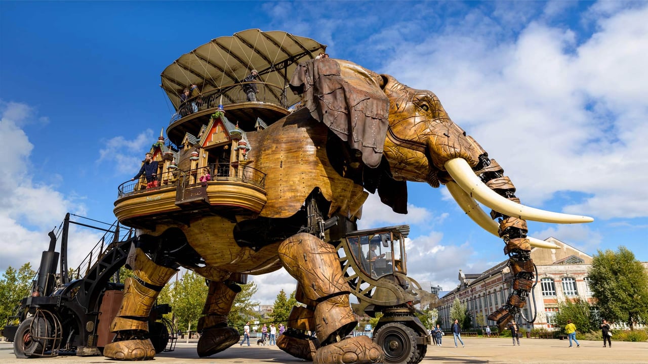 The Grand Éléphant at Machines of the Isle of Nantes, France (© Dutourdumonde Photography/Shutterstock)