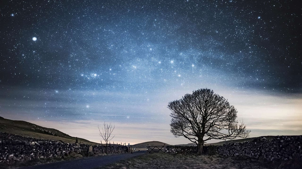 Night sky over Malham, North Yorkshire, England (© Stephen Dinsdale/Alamy Stock Photo)