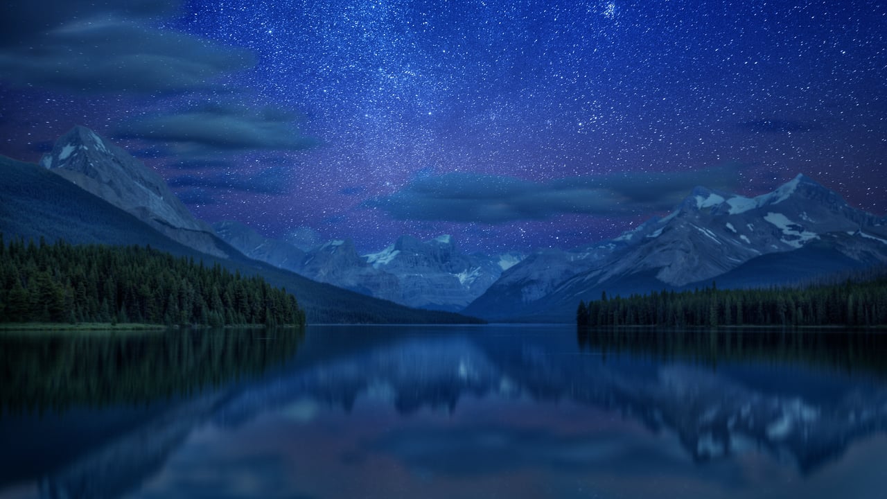 Maligne Lake, Jasper National Park, Alberta, Canada (© Andrey Popov/Getty Images)