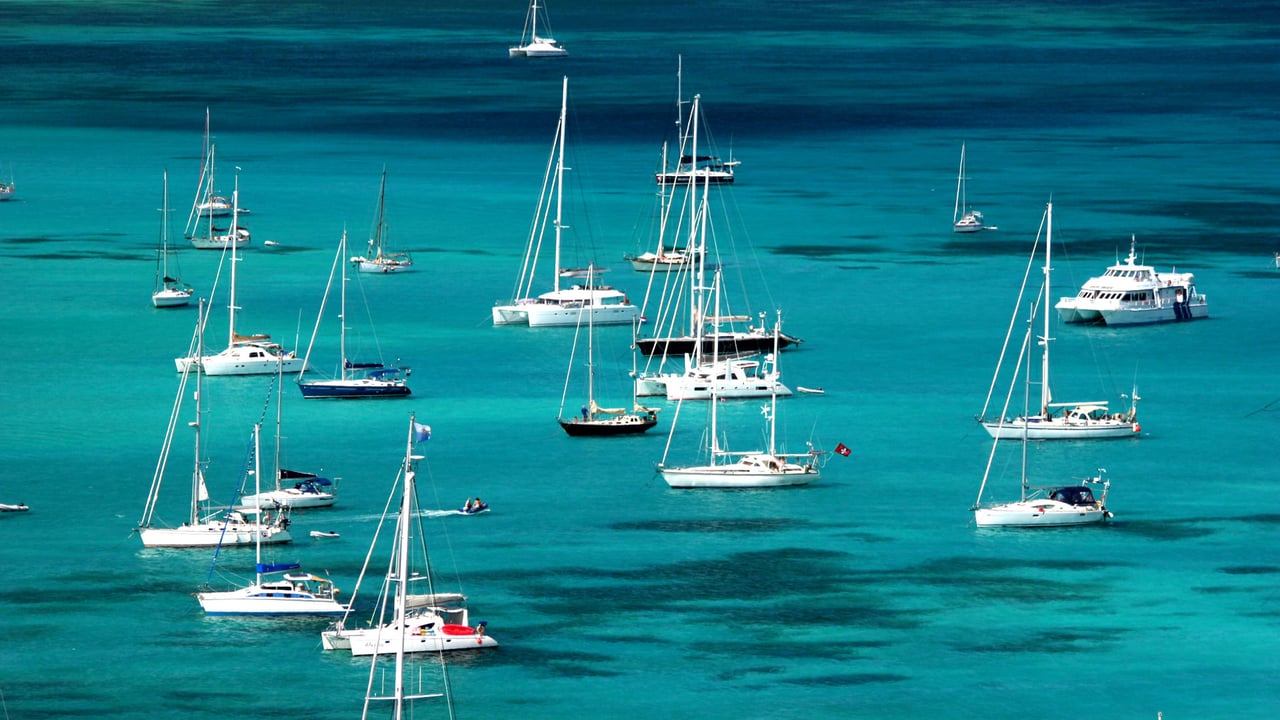 Bateaux dans la baie de Marigot, Terre-de-Haut, archipel des Saintes, Guadeloupe (© Tan Yilmaz/Getty Images)