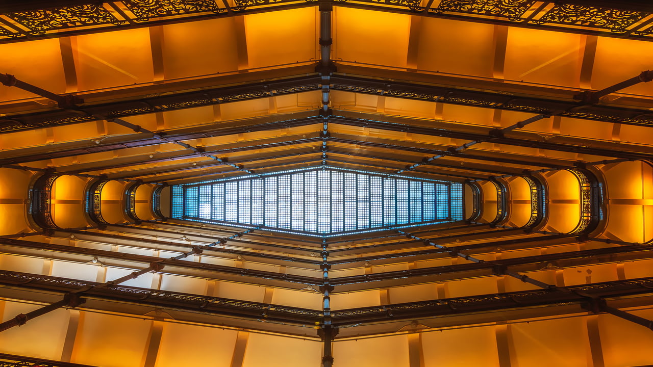 L'atrium ouvert de huit étages du Milwaukee City Hall, Wisconsin, États-Unis (© lavin photography/Getty Images)