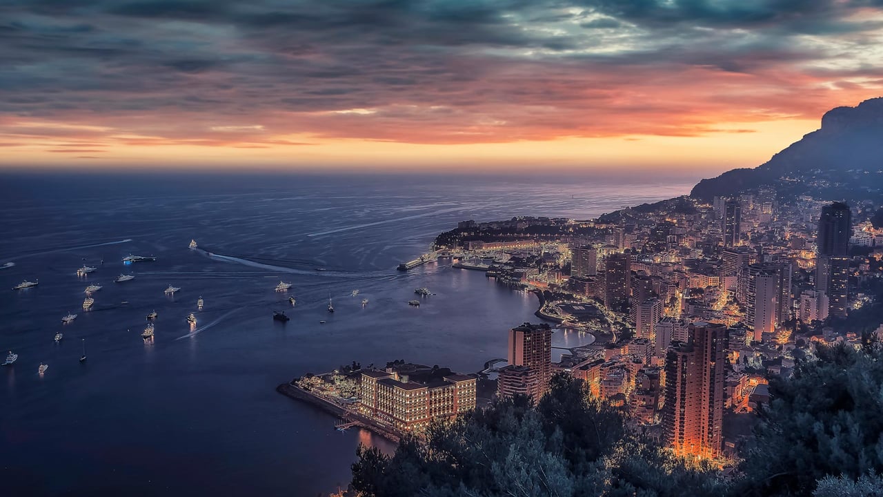 Monte Carlo au crépuscule, Monaco (© StockByM/Getty Images)