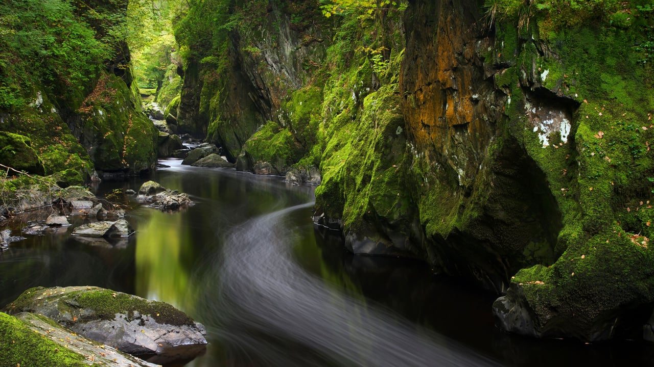 Fairy Glen, Betws-y-Coed, Wales, United Kingdom (© Robert Harding World Imagery/Offset by Shutterstock)