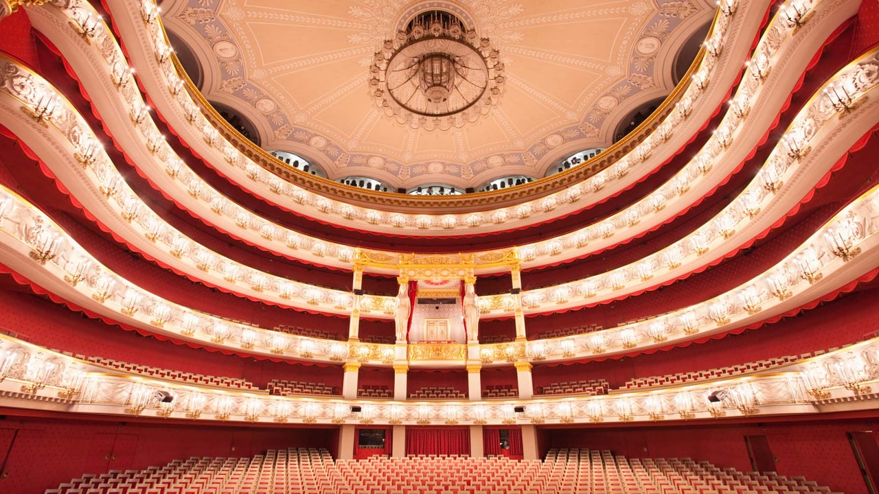Innenansicht Münchner Nationaltheater Opernhaus, München, Bayern (© plainpicture/RelaxImages/WRIGHT)