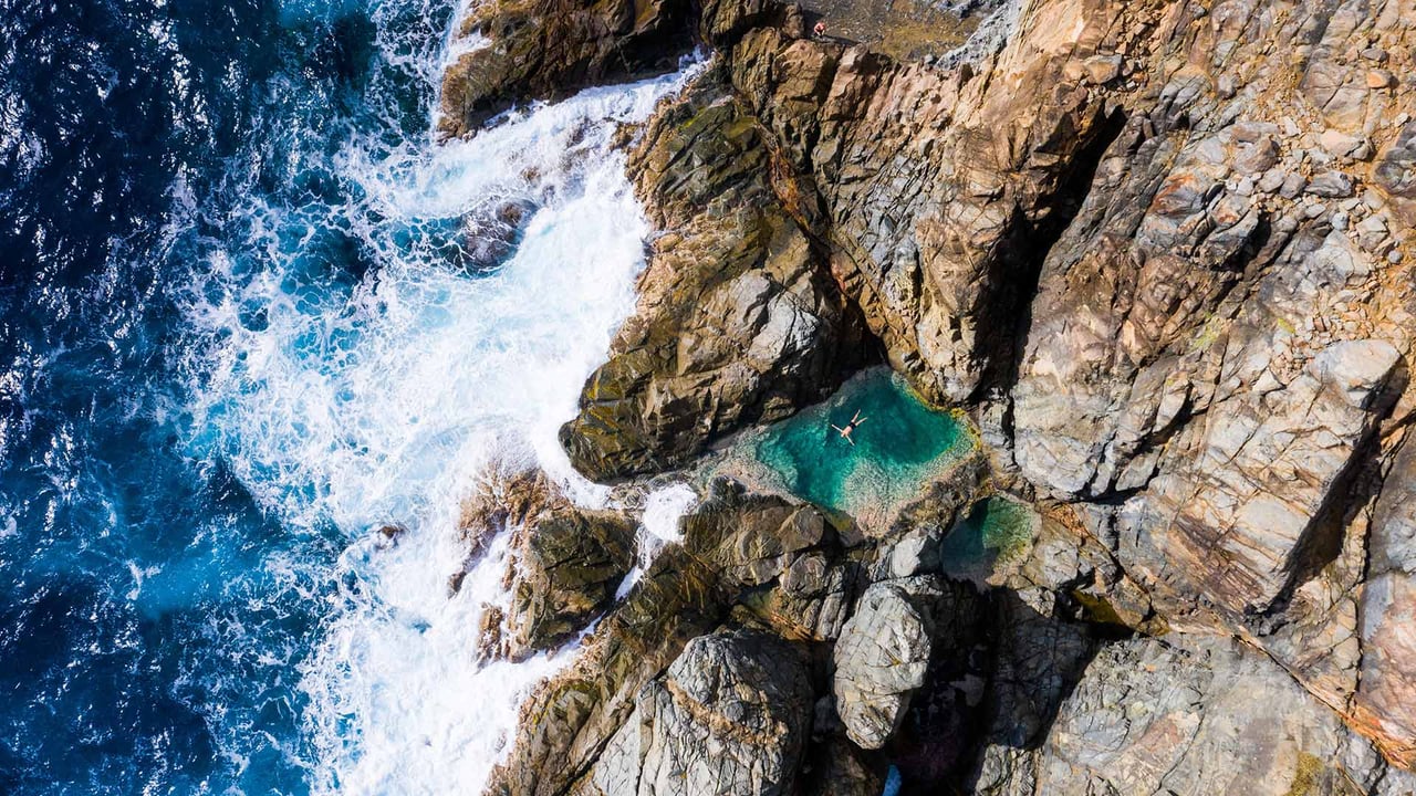 Piscine naturelle au nord-est de Saint Barthélemy, mer des Caraïbes, Antilles françaises (© dbimages/Alamy banque d’images)