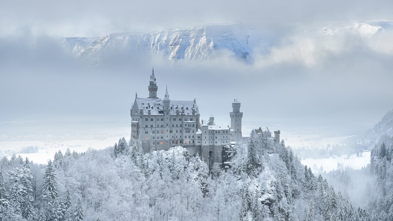 Neuschwanstein Castle, Bavaria, Germany (© www.fredconcha.com @ All Rights Reserved/Getty Images)